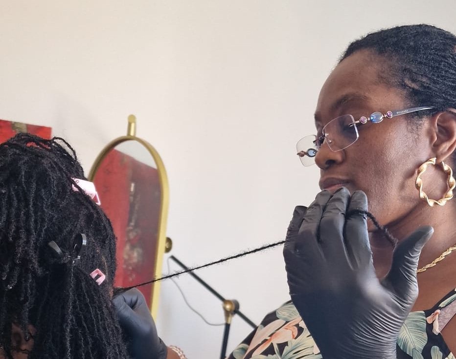 Sisterlocks consultation session by Locks by Rose